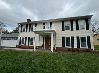 8126 Running Deer Ln, Roanoke, VA 24019