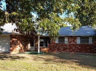 625 E Ohio St, Walters, OK 73572