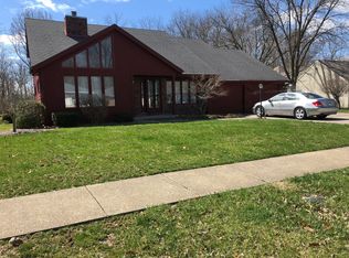 2812 Kimwood Dr, Charleston, IL 61920