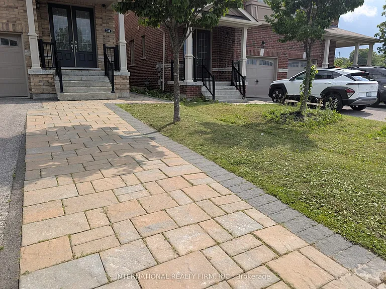 734 Yarfield Cres #MAIN — Photo 2