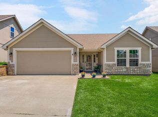 12209 N Pomona Ln, Kansas City, MO 64163