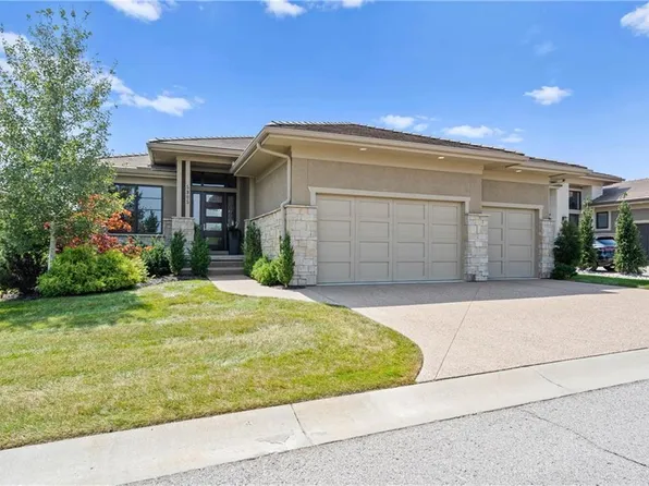5905 W 137th St, Overland Park, KS 66223