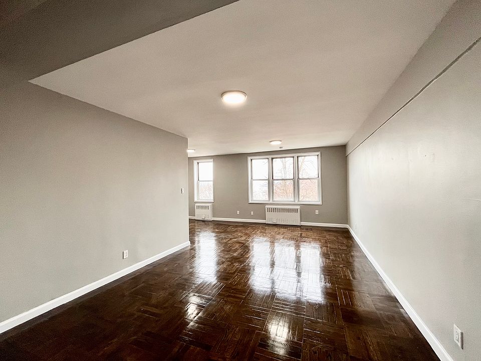 1st image of 615 Warburton Ave APT 4L