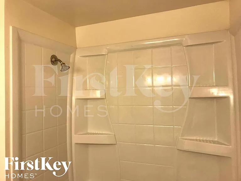 8802 N 35th Dr — Photo 12