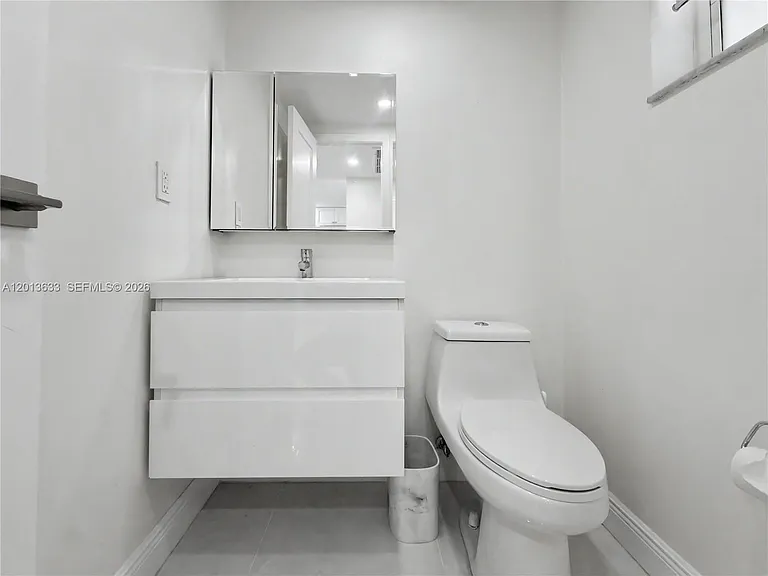 100 Edgewater Dr #204 — Photo 4