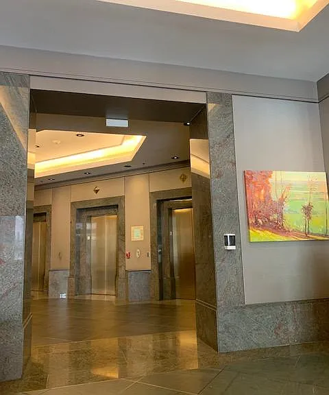 Lobby/Elevators