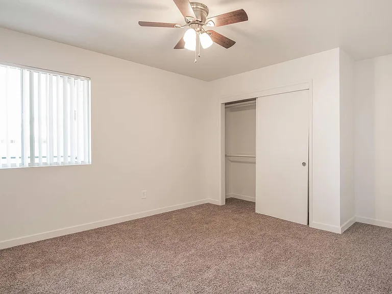 Sierra Hills Apts — Photo 13