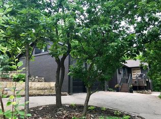 8407 Redbud Ln, Lenexa, KS 66220