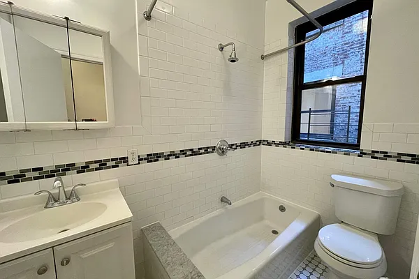 Rented by Sotheby's International Realty | media 7