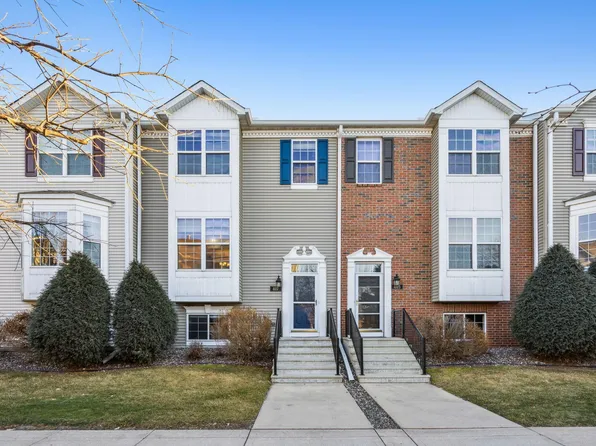 407 Village Pkwy, Circle Pines, MN 55014