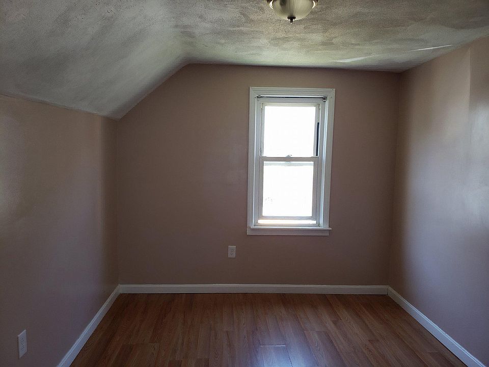 2nd image of 622 Charles St
