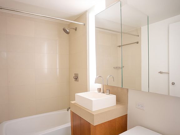 5th image of 450 W 17th St APT 618