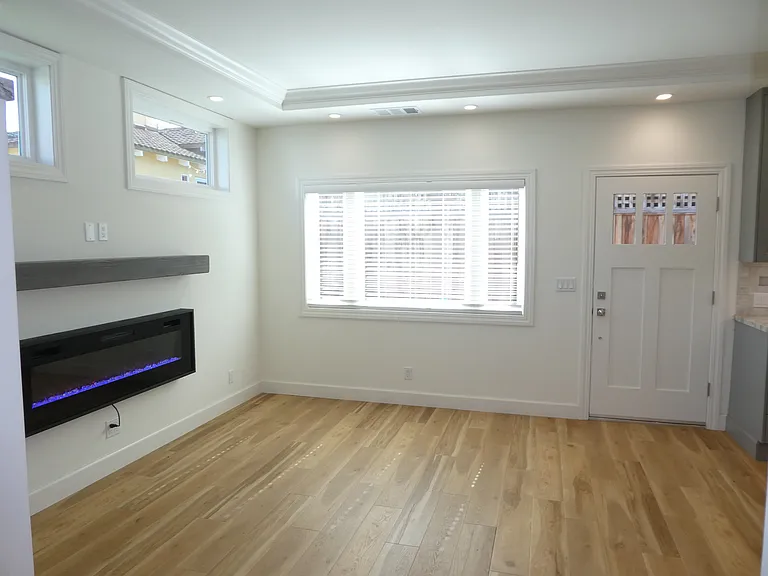 608 Howard Ave #A — Photo 7