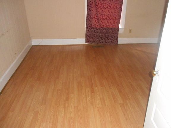 3rd image of 5817 Martin Luther Ave