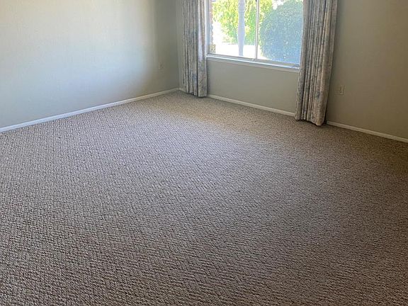 5th image of 27681 Sandtrap Dr