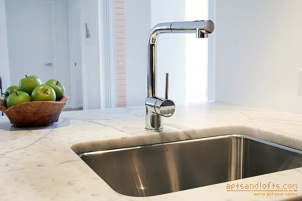 Rented by aptsandlofts.com | media 23