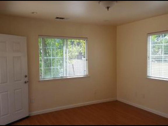 4th image of 4605 Lantana Ave