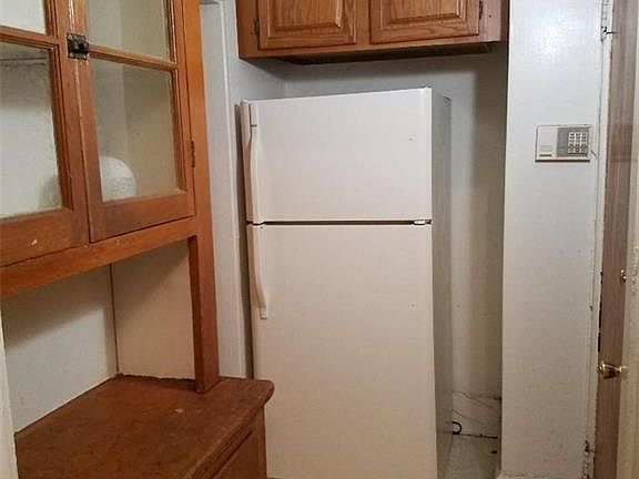 5th image of 340 Highland Ave