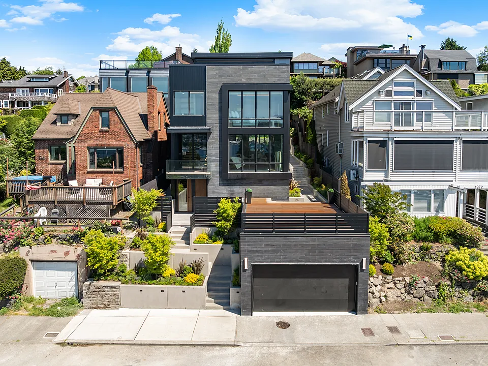 1978 Harvard Ave E