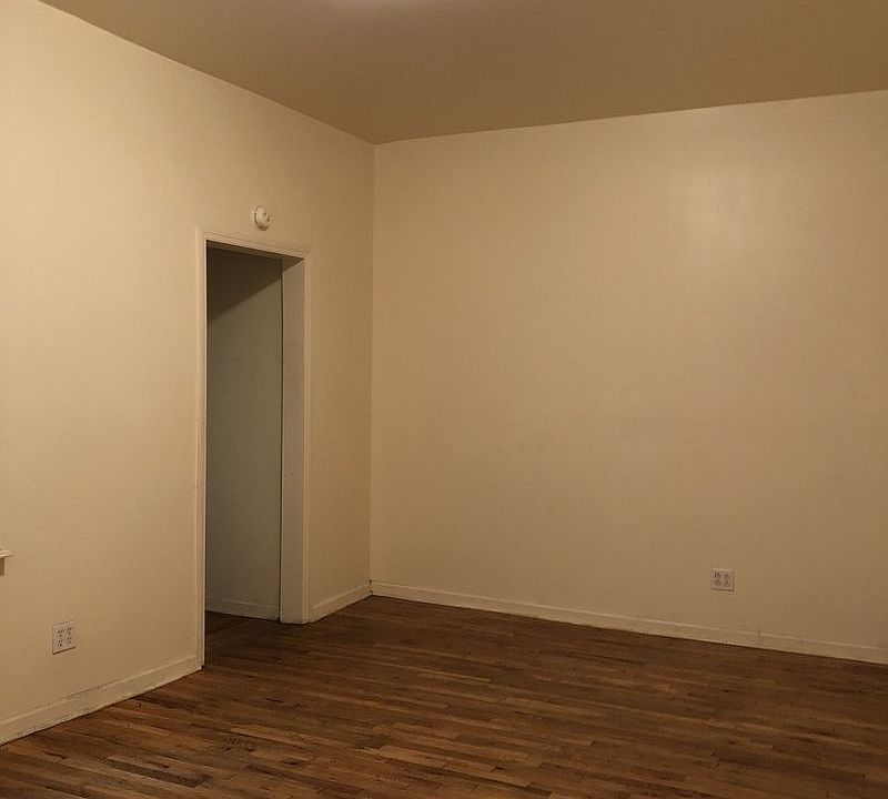 2nd image of 260 Parkside Ave APT A3e