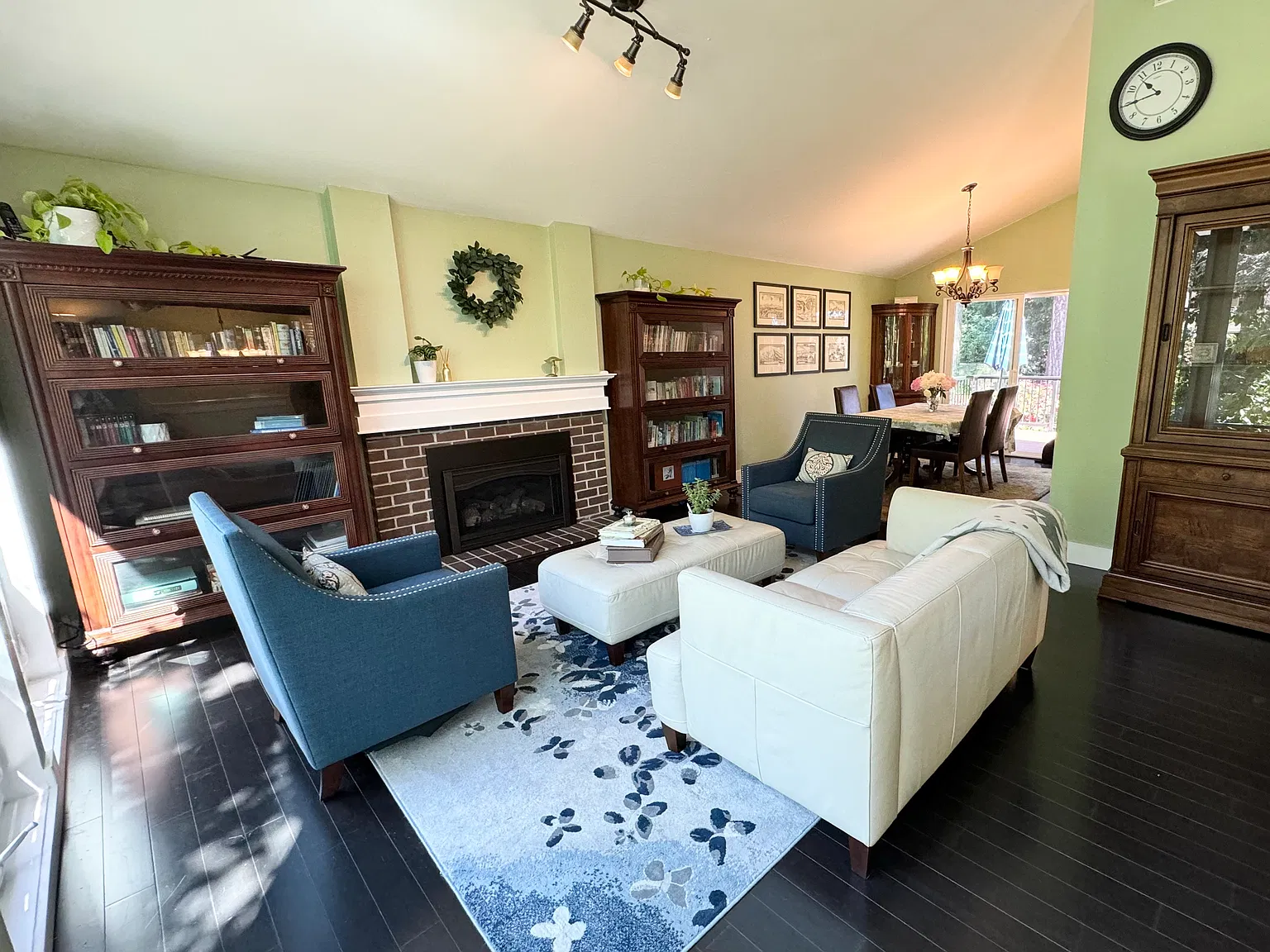 4 bed, 2740 sqft, $3,995 — Photo 4
