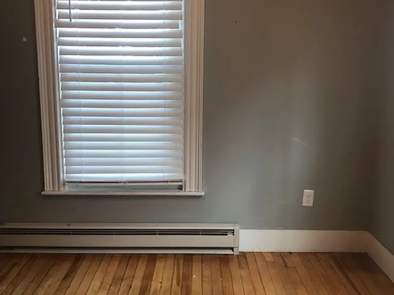 28 Gilman St — Photo 14