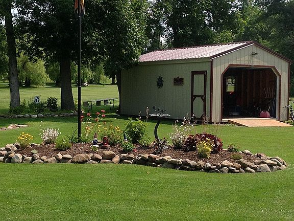 3rd image of 120 Chipman Ln
