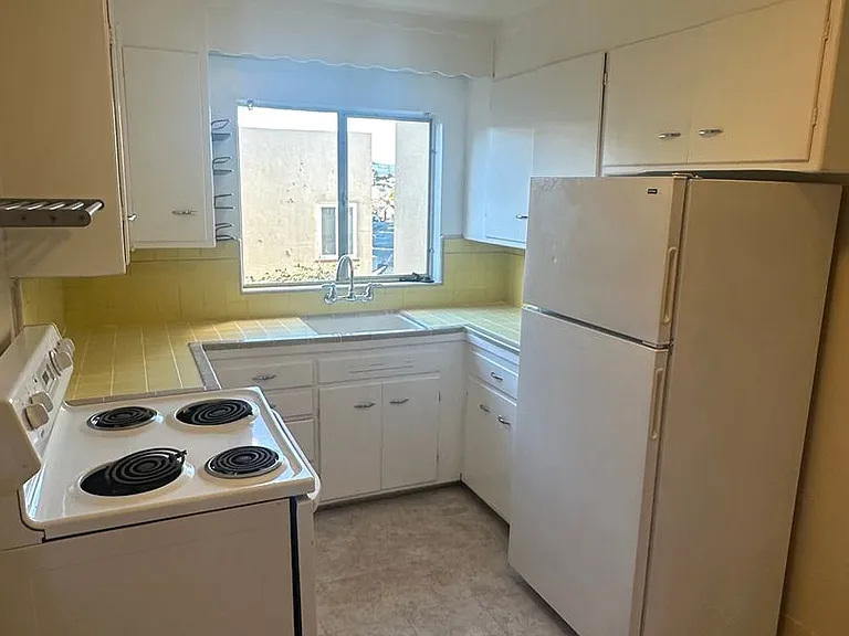2201 Carroll St — Photo 14