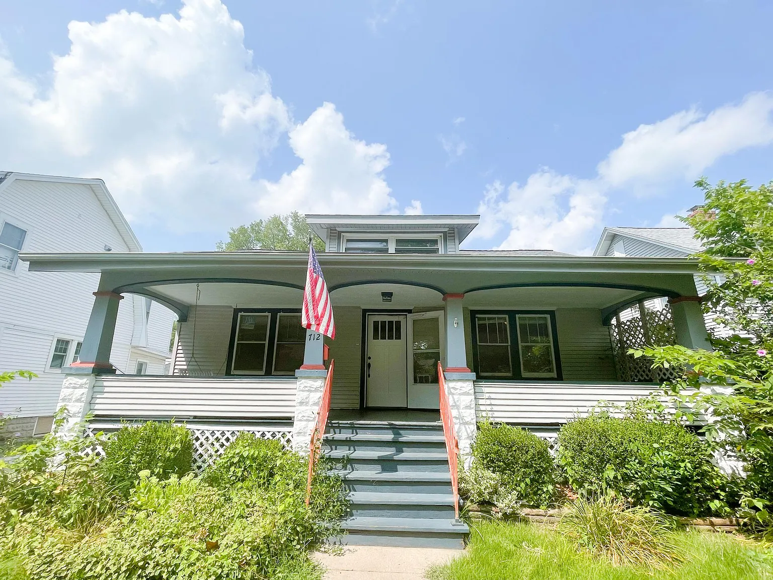 712 Arlington Ct photo 1