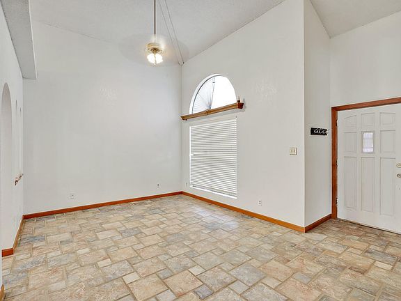 5th image of 1529 Peter Hurd Dr