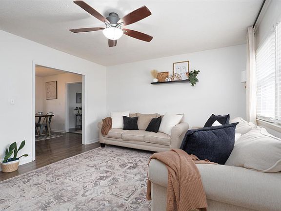 4th image of 4853 Sturbridge Pl