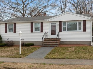 16 Dooling Cir, Peabody, MA 01960