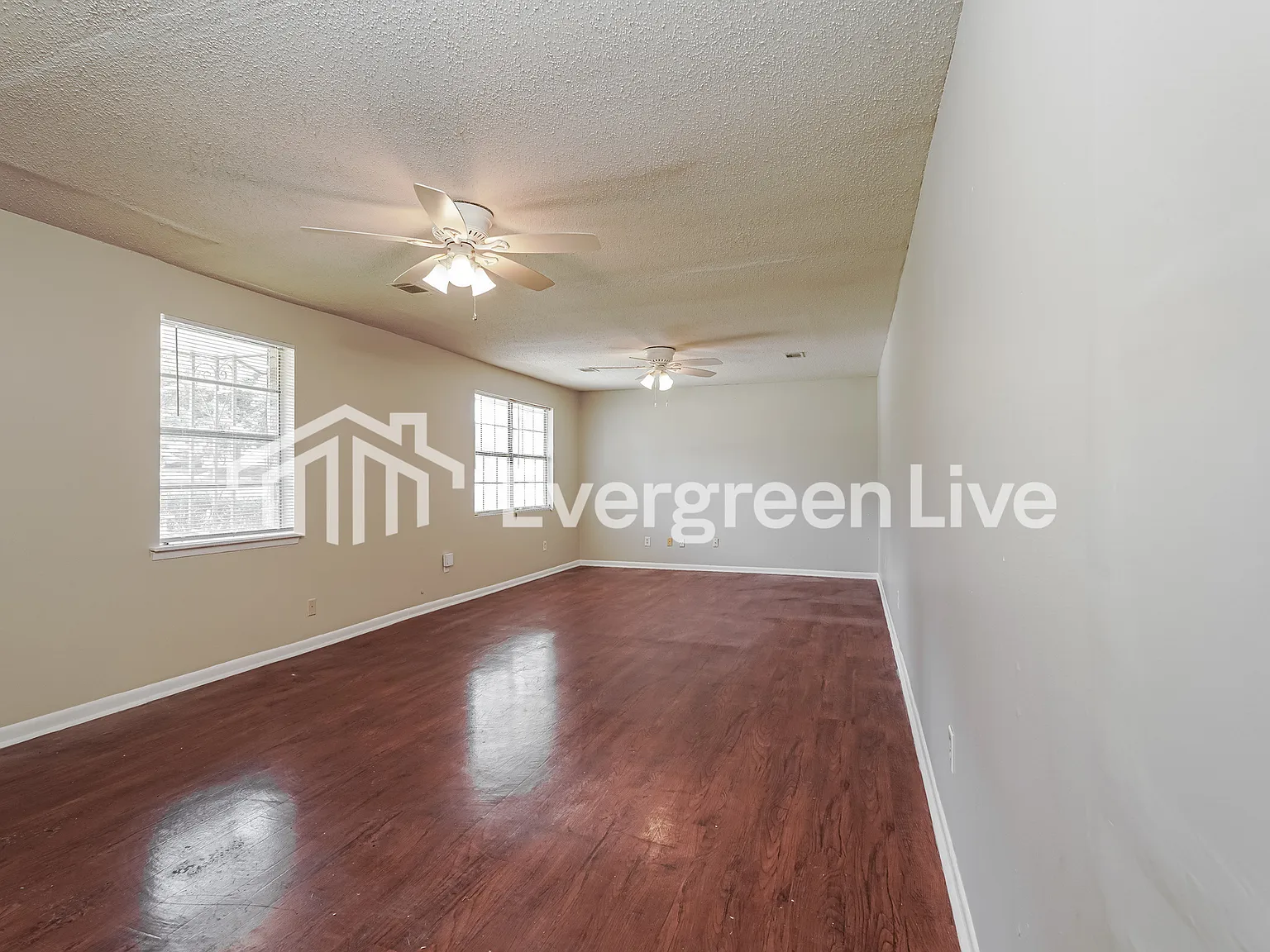 3 bed, 1.5 bath, 1306 sqft, $1,095 — Photo 4