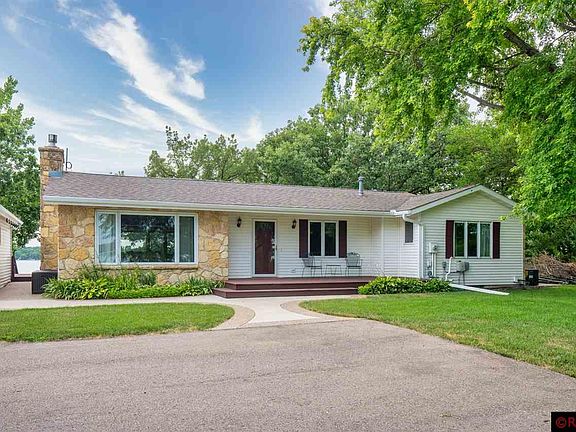 3rd image of 6200 Shamrock Dr