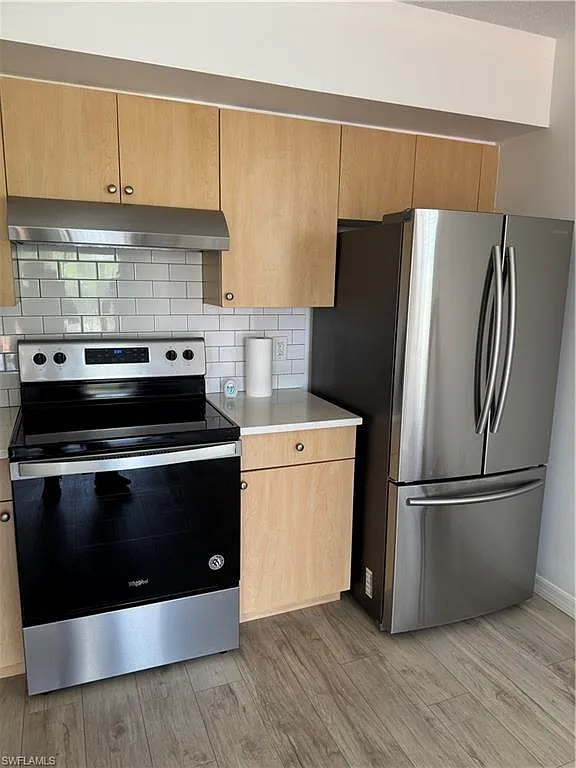 1 bed, 1.0 bath, 645 sqft, $1,600 — Photo 2
