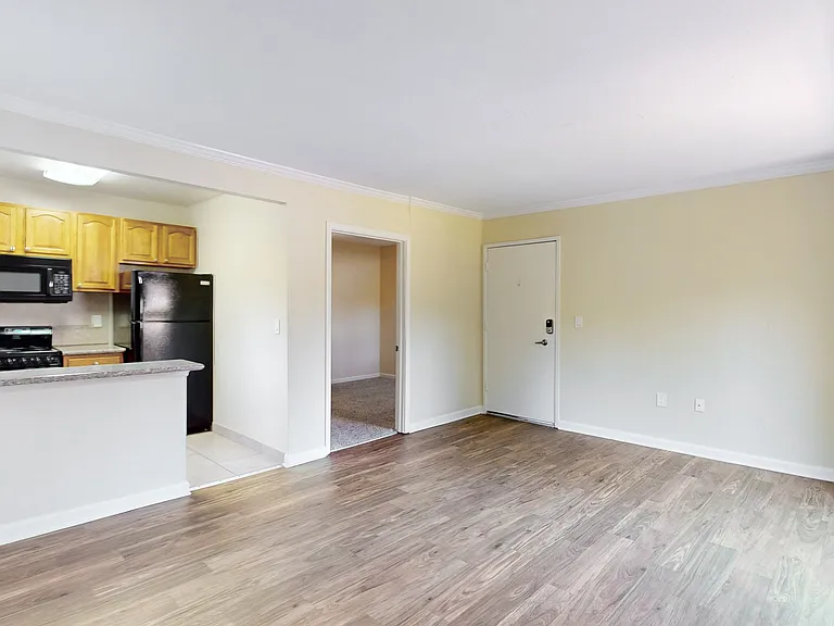 107 Marin St #10 — Photo 6