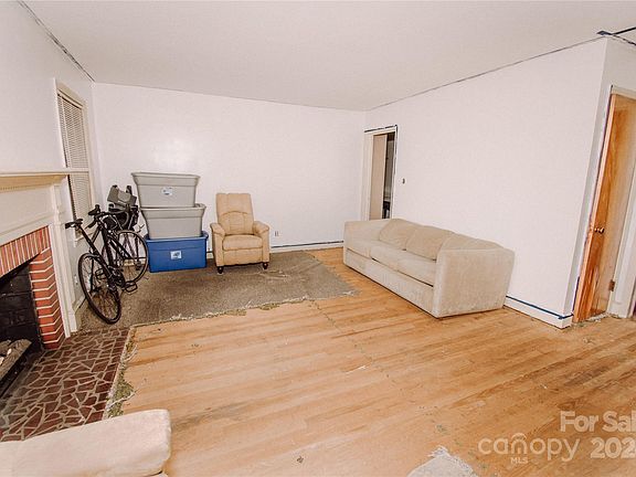 3rd image of 228 E Congress St