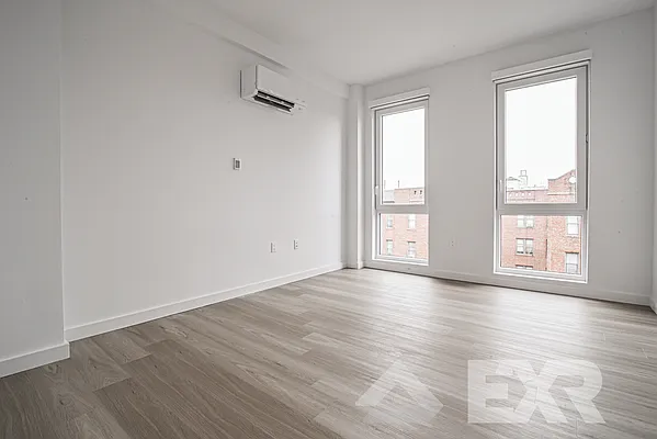 Rented by EXR | media 24