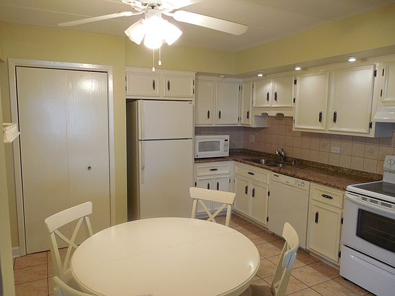 4th image of 901 Center St Unit 304