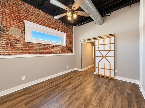 2nd image of 425 Broad St #D