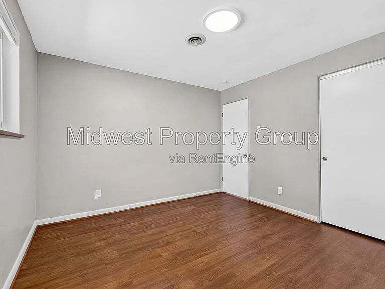 2050 Goodale Ave — Photo 16