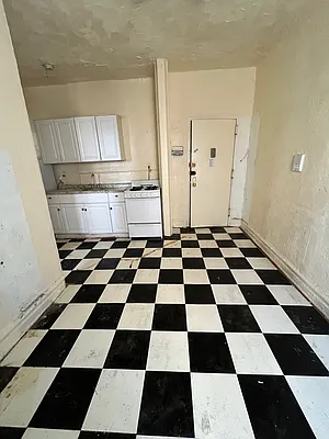 Rented by NYC LUXURY APT RENTALS CO LLC | media 10