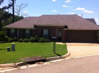 737 Hawthorn Green Dr, Ridgeland, MS 39157