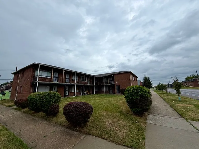 14801 Joy Rd — Photo 4