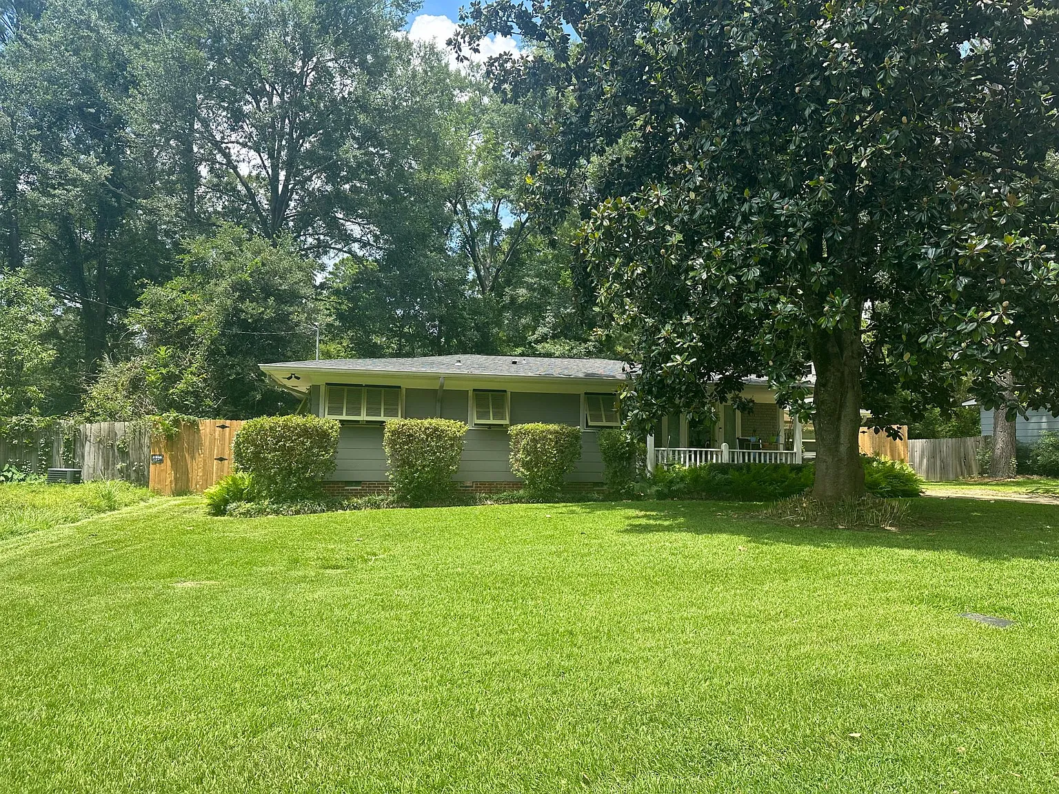 3 bed, 1824 sqft, $2,000 — Photo 2