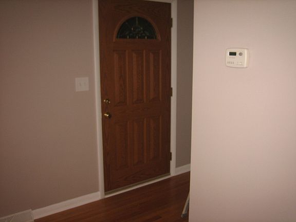 4th image of 5440 W Oakton St