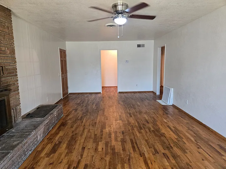 940 Julian St — Photo 3