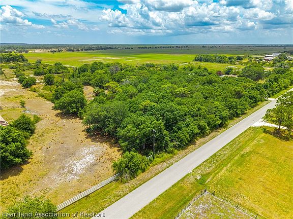 5th image of 176 Park Land Dr