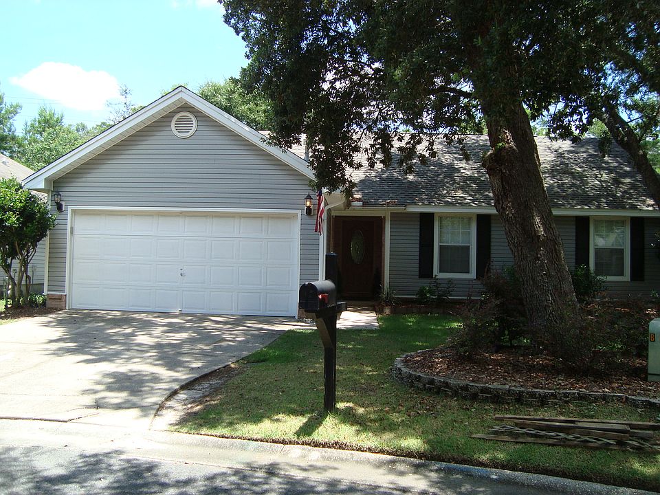 1st image of 147 Parkwood Dr