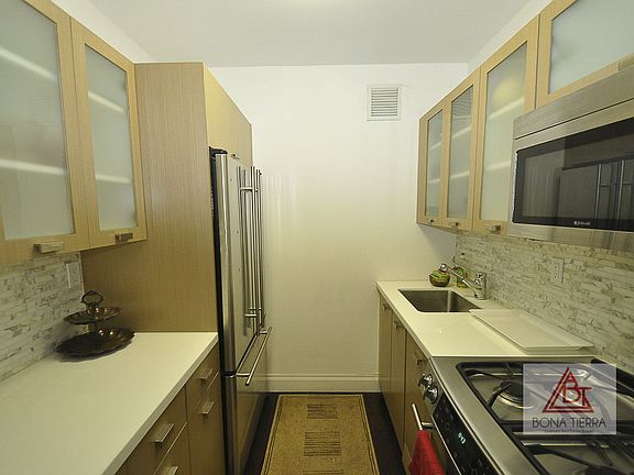 2nd image of 211 E 46th St #24C
